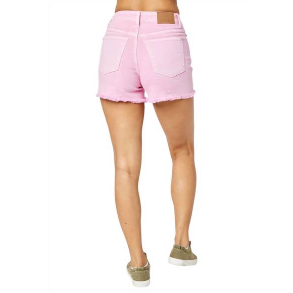 NEW JUDY BLUE mid rise garment dyed fray hem denim short in pink - Picture 5 of 6